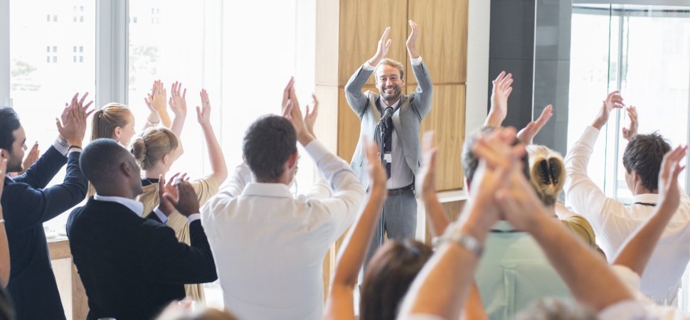 6 Ways to Hook Your Audience From the First Line of Your Presentation